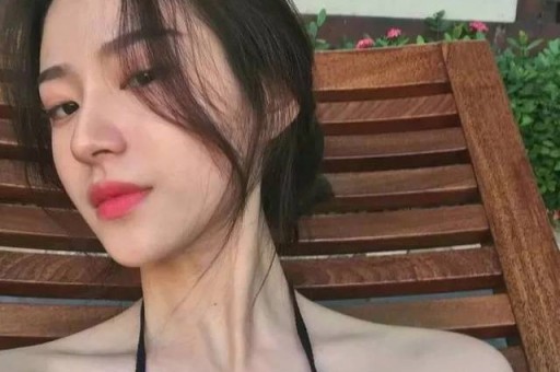 知名网红 表妹李 KK 破产！未婚生女后掉粉上百万转行去卖小吃