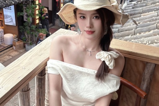 斗鱼女主播忘关摄像头私密画面流出！虚假人设彻底翻车