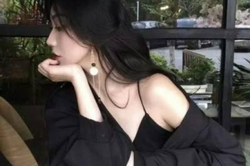 张子枫唯一恋情被扒：倒贴资源、忍劈腿、分手暴瘦为爱自残